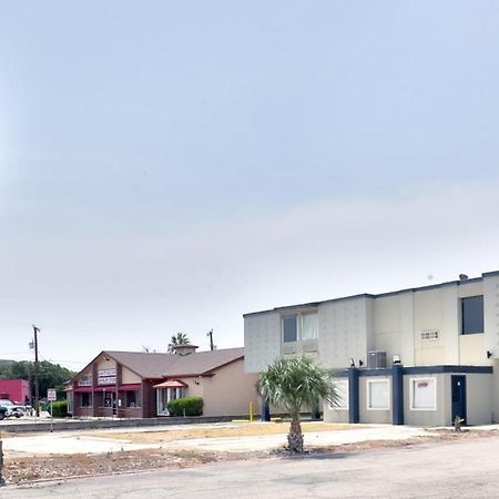 Americas Best Value Inn San Antonio Airport South ภายนอก รูปภาพ