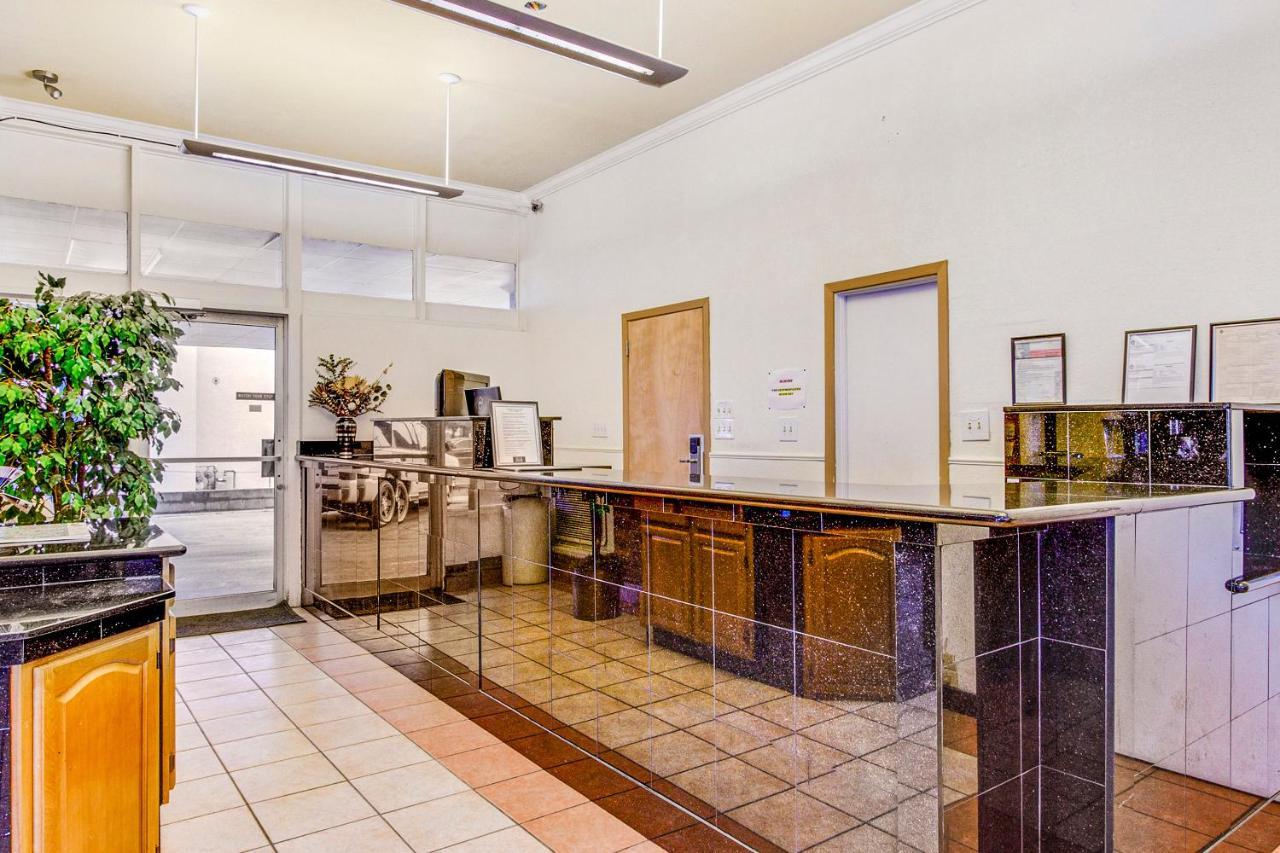 Americas Best Value Inn San Antonio Airport South ภายนอก รูปภาพ