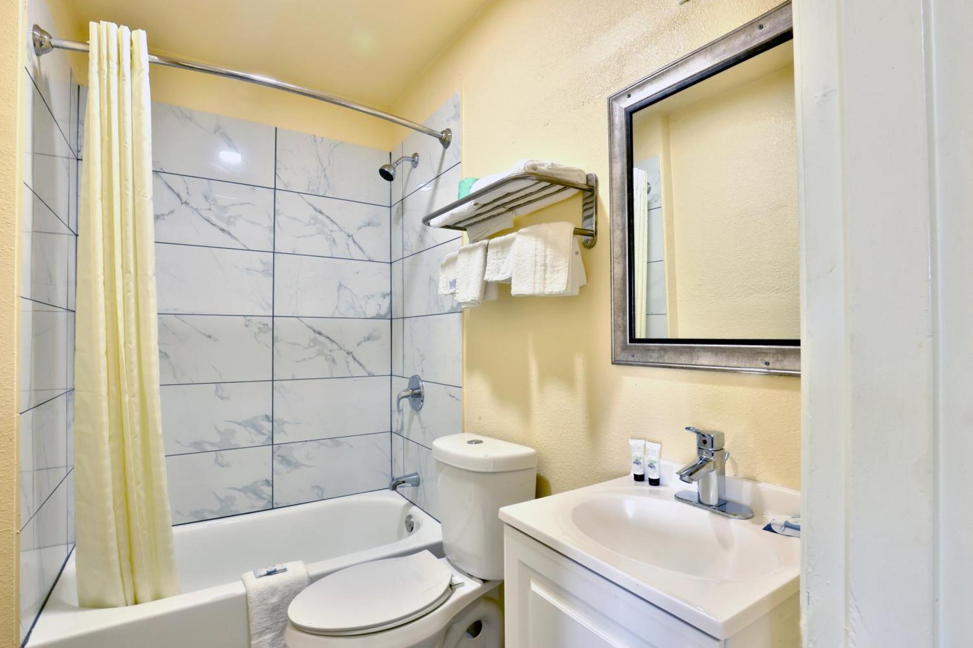 Americas Best Value Inn San Antonio Airport South ภายนอก รูปภาพ