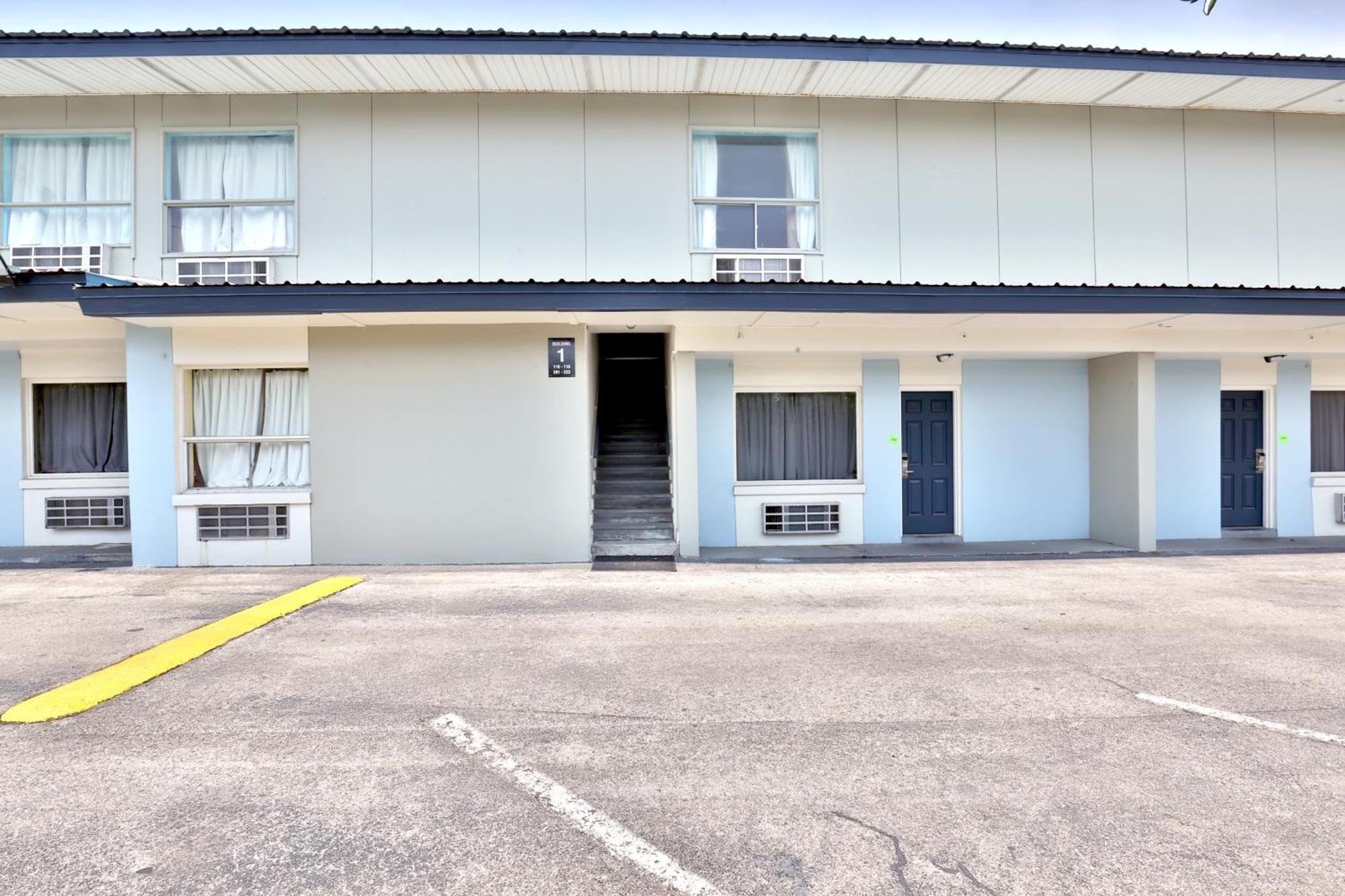 Americas Best Value Inn San Antonio Airport South ภายนอก รูปภาพ