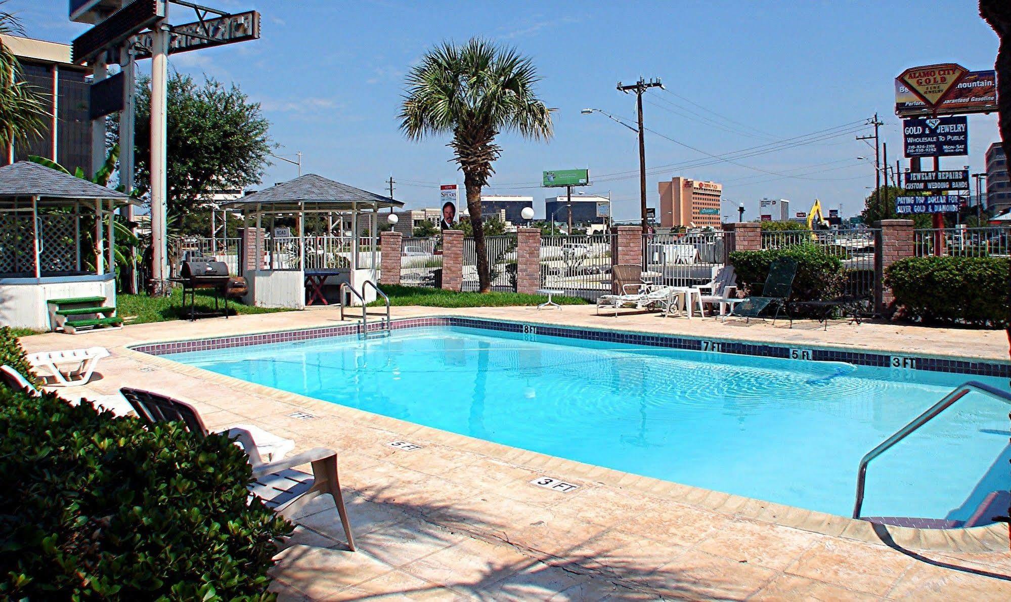 Americas Best Value Inn San Antonio Airport South ภายนอก รูปภาพ